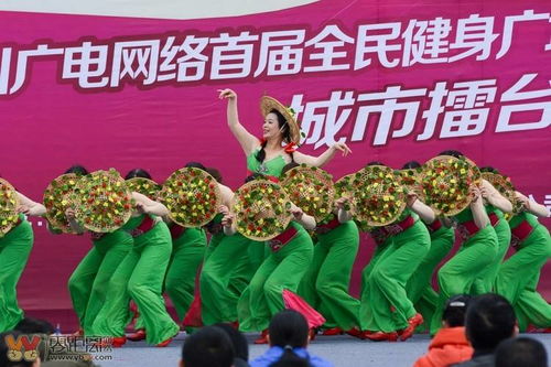 越舞越好看 宜賓26隊(duì)舞林高手今天下午在圖書(shū)館廣場(chǎng)斗舞姿 多圖 powered discuz